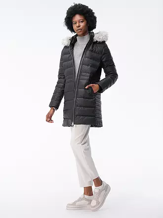 TOMMY HILFIGER | Steppmantel
Marke: TOMMY HILFIGER
Farbe: weiss
Kategorien: Mode,Damen

Ärmellänge: Langarm
Material: Polyester / Polyamid,Nylon,Daune,Kunstfell
Kragenform: Kapuze
Musterung: Unifarben
Passform (Oberbekleidung): Regular
Stil: Casual
Details: Steppung,Ein | schwarz